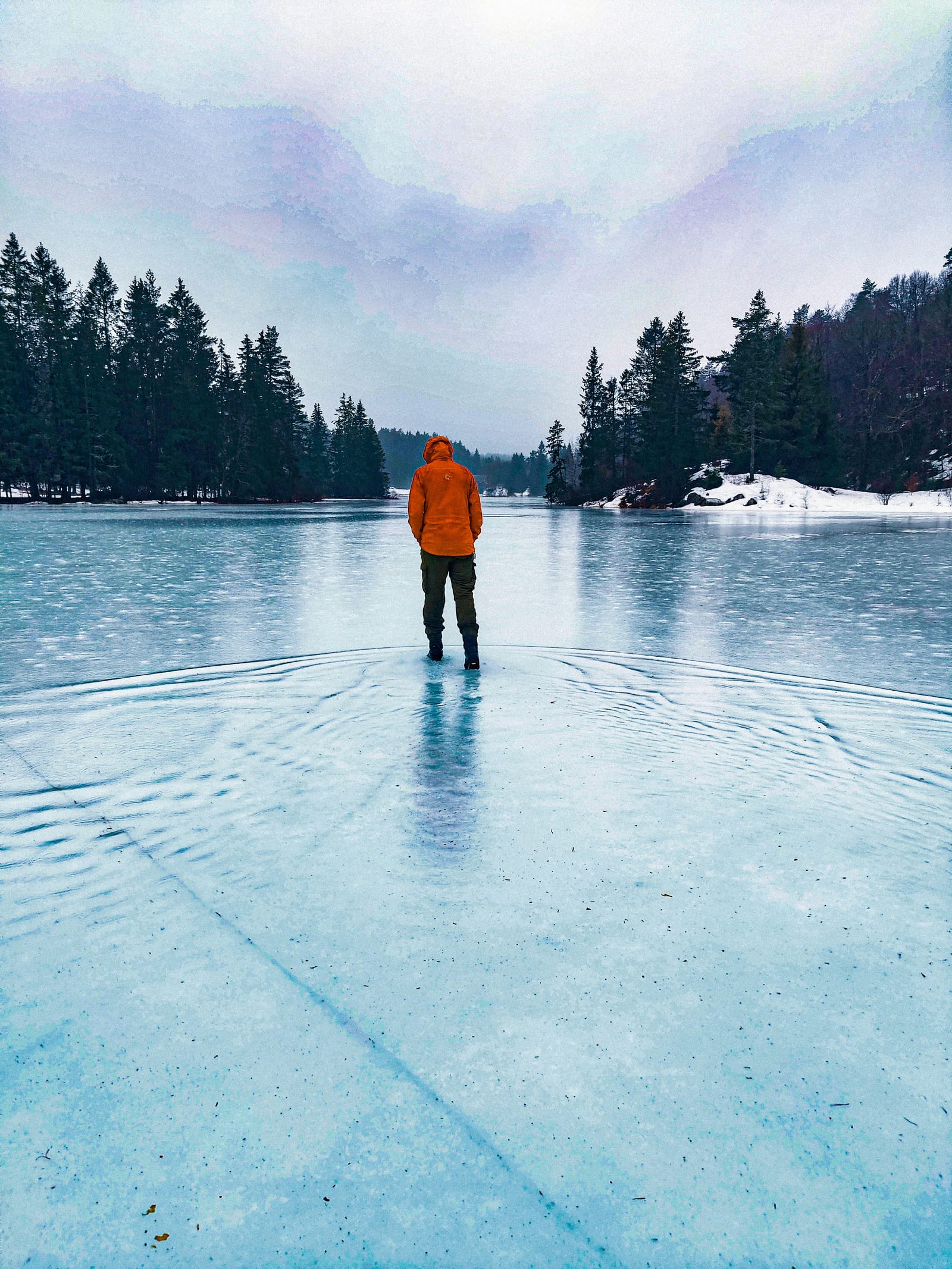 Water op het ijs waardoor schaatsen niet mogelijk is